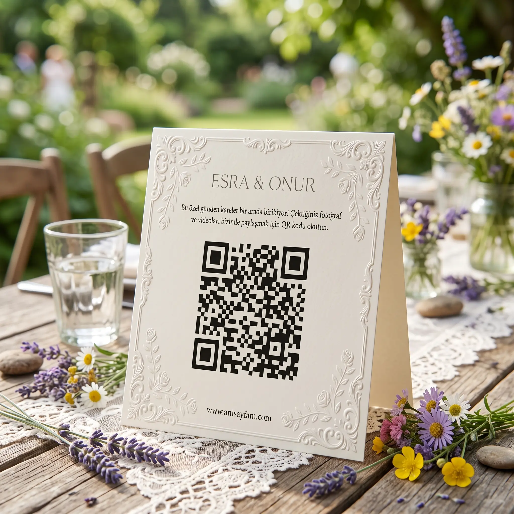 Katlamalı QR Kodlu Düğün Masa Kartı Kabartmalı